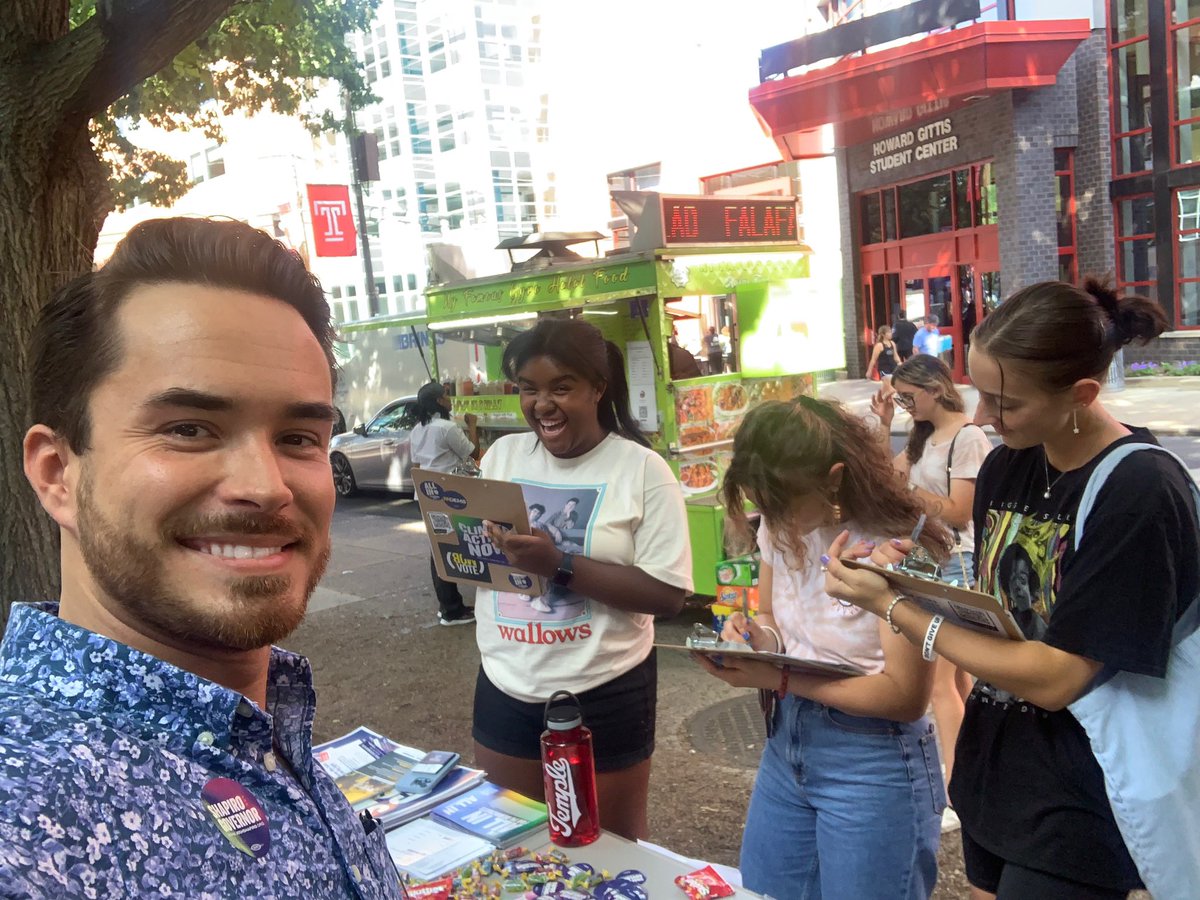 JohnBradyPHL's tweet photo. Itโs that time of year! Voter Registration at @TempleUniv!
A beautiful day to engage some college Dems with the @TempleDems and @AllIn_PA! #VotePhilly https://t.co/6JyULHQLkQ
