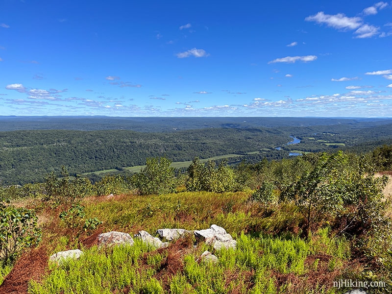 njhiking's tweet image. Sunfish Pond and Raccoon Ridge via Garvey Springs + Appalachian Trail. 11.8 or 8.6 or 6.2 miles, total round trip. [Warren County, NJ] #njHiking

Detailed hike guide: njhiking.com/appalachian-tr…