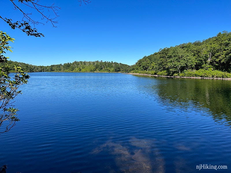 njhiking's tweet image. Sunfish Pond and Raccoon Ridge via Garvey Springs + Appalachian Trail. 11.8 or 8.6 or 6.2 miles, total round trip. [Warren County, NJ] #njHiking

Detailed hike guide: njhiking.com/appalachian-tr…