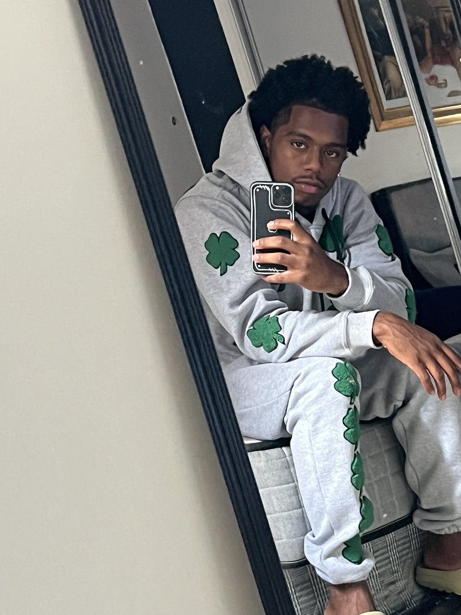 🍀