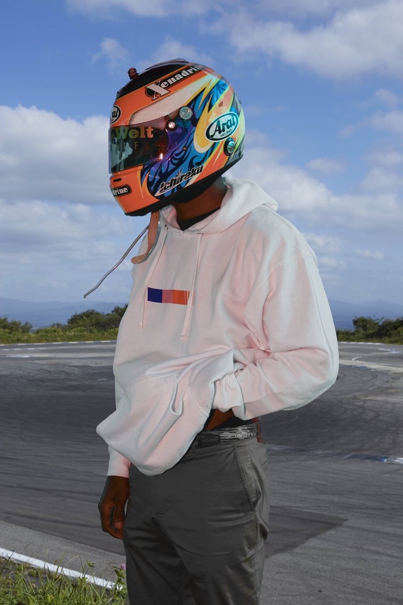 blahnded's tweet image. Frank Ocean released his second album Blonde 6 years ago today

Here’s a thread with fun facts about the album ⬇️