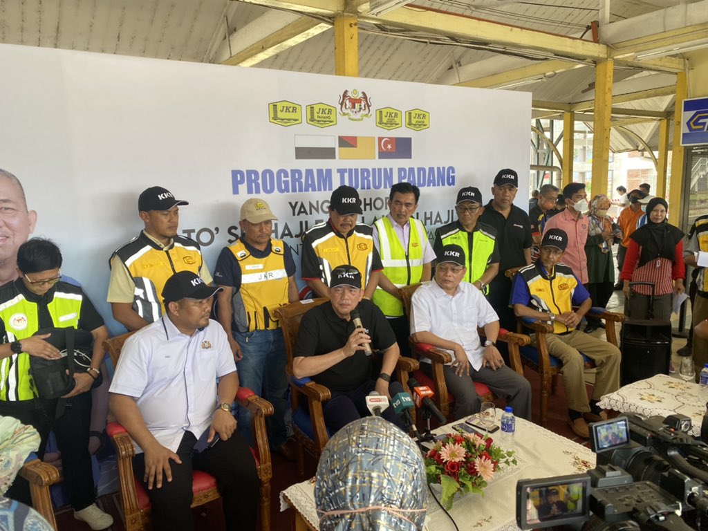 nyonyacyber's tweet photo. Lokasi 11 - lokasi terakhir sebelum FTRoadpedia Zon Selatan melabuhkan tirai

Sidang Media Menteri Kanan Kerja Raya 
DS Fadillah Yusof 

#FTRoadpedia
#FTRoadpediaZonSelatan
#CiptaDetikIndahBersama
#infraKeluargaMalaysia
#KeluargaMalaysia https://t.co/tDvBumuef3