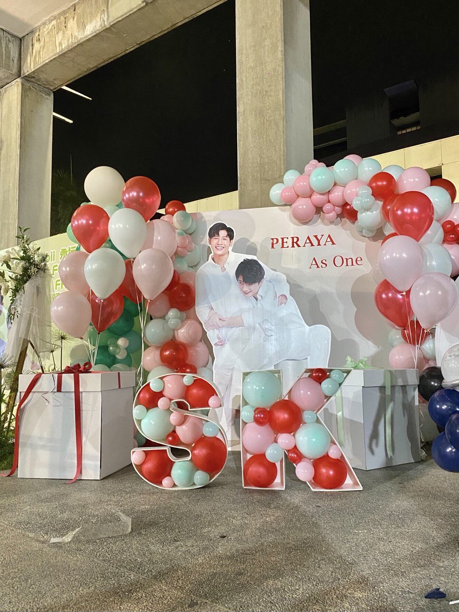 TreeNeeeTEE's tweet photo. i saw the pattern..

KristSingto : Gender Reveal Party 
OffGun: Wedding 
TayNew : Engagement 

#LOLFanFest2022
#คริสสิงโต #ออฟกัน #เตนิว https://t.co/TuJCREsRv8