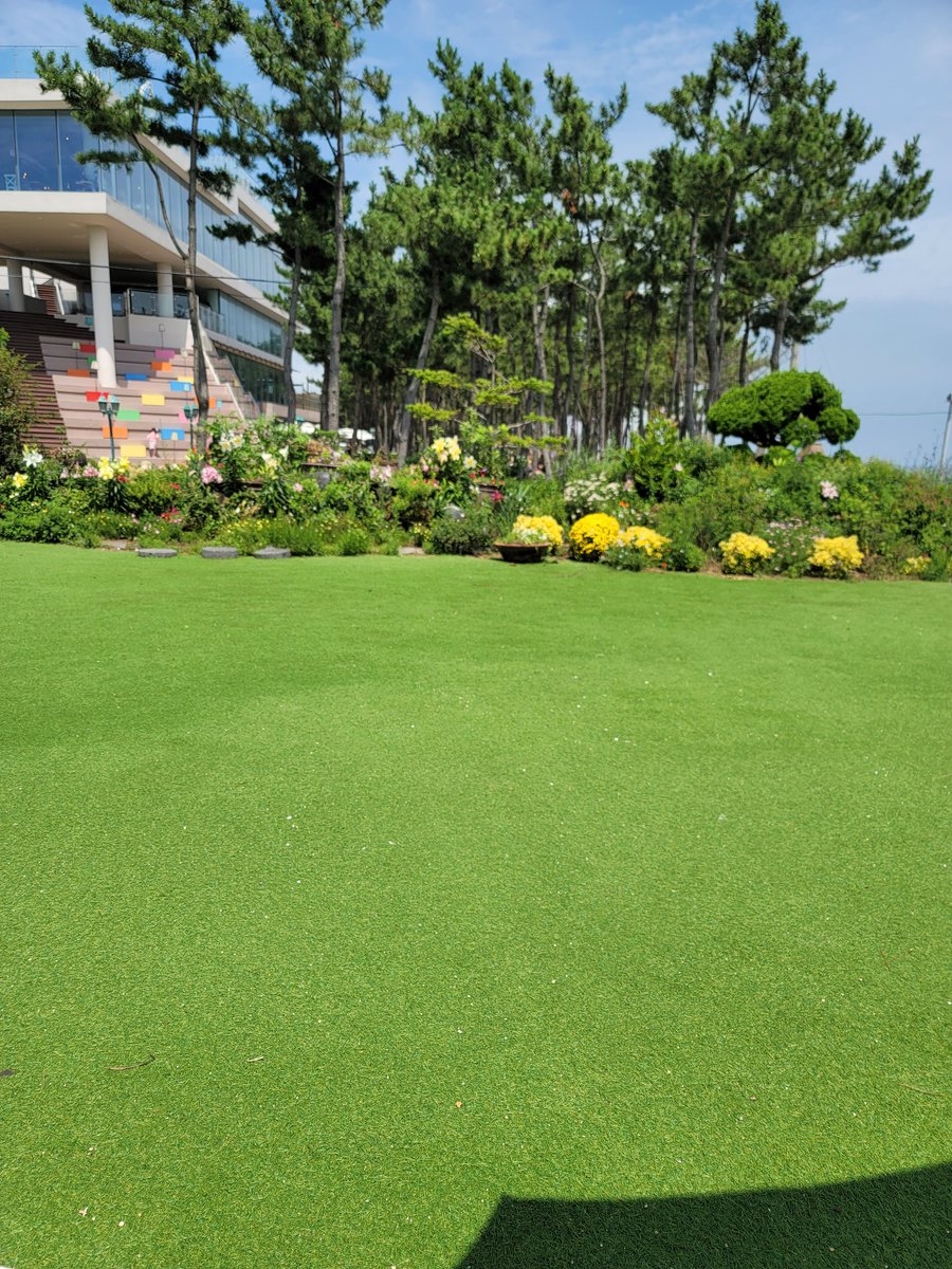 비가온후에 햇살이나면 기분이좋아지네요.
함께할사람이 옆에없다는것은아싑고 쓸쓸하네요~~
나이가 들어도이변태끼는줄어들지않네요.나와 함께 동행할 마조펨섭이나 커플네토섭을 찿고있네요.
라인hye8960