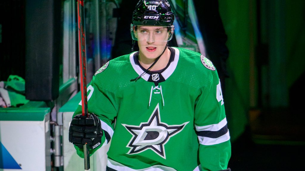 Jacob Peterson 🇸🇪 - Dallas Stars

23 år, C

👶: HC Lidköping 

Spelade SHL med Frölunda mellan 17/18 och 19/20, samt med Färjestad 20/21. Han var även utlånad i två olika sejourer till Björklöven under Frölundatiden. Första NHL-säsongen 21/22 slutade med 17 poäng på 68 matcher.