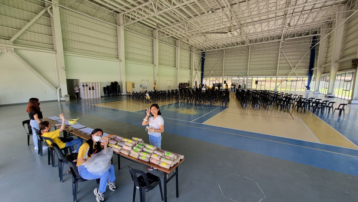 UAPSAMMCM's tweet photo. LOOK |  Now Happening ✨

Venue preparation for 𝐏𝐀𝐍𝐀𝐆𝐓𝐈𝐆𝐔𝐌 𝟐𝟎𝟐𝟐: 𝟏𝐬𝐭 𝐆𝐞𝐧𝐞𝐫𝐚𝐥 𝐀𝐬𝐬𝐞𝐦𝐛𝐥𝐲 𝐟𝐨𝐫 𝐀𝐫𝐜𝐡𝐢𝐭𝐞𝐜𝐭𝐮𝐫𝐞 this afternoon at MMCM Gymnasium. 
See you later, ka-Arki!!

#PANAGTIGUM2022
#UAPSAMMCM https://t.co/07yQIWEDte