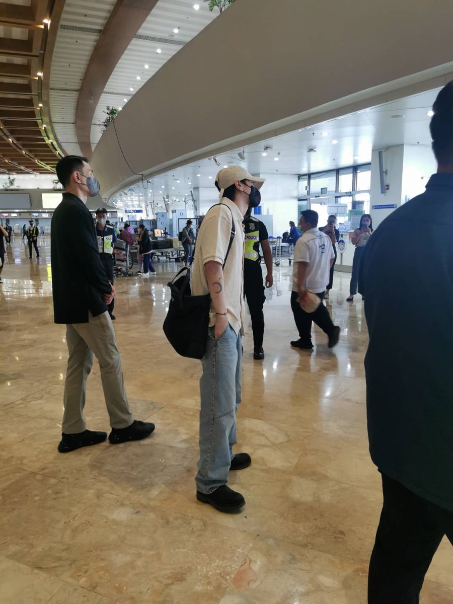 Moji56561's tweet photo. ทุกคนเราไม่ห่วงรูป.เอาไปเลย.เราจะรักของเราแบบนี้ละ.🥰🥰🥰แบ่งปันกัน.อยากให้ทุกคนเห็นมุมน่ารักเยอะๆ.เดียวupเรื่อยๆ
#YUGYEOMinMANILA
#Yugyeom1stLiveInManila
#YUGYEOM https://t.co/FyG7jAk685