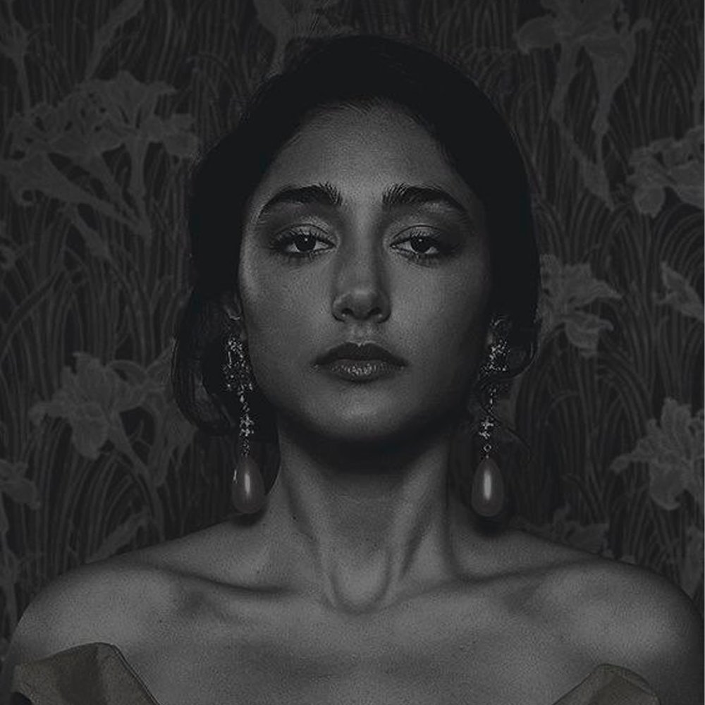 ⠀⠀
⠀⠀⠀⠀⠀⠀⠀𝖙𝖍𝖊 𝖑𝖆𝖉𝖞 𝖔𝖋 𝖙𝖍𝖊 𝖓𝖎𝖌𝖍𝖙.
⠀⠀