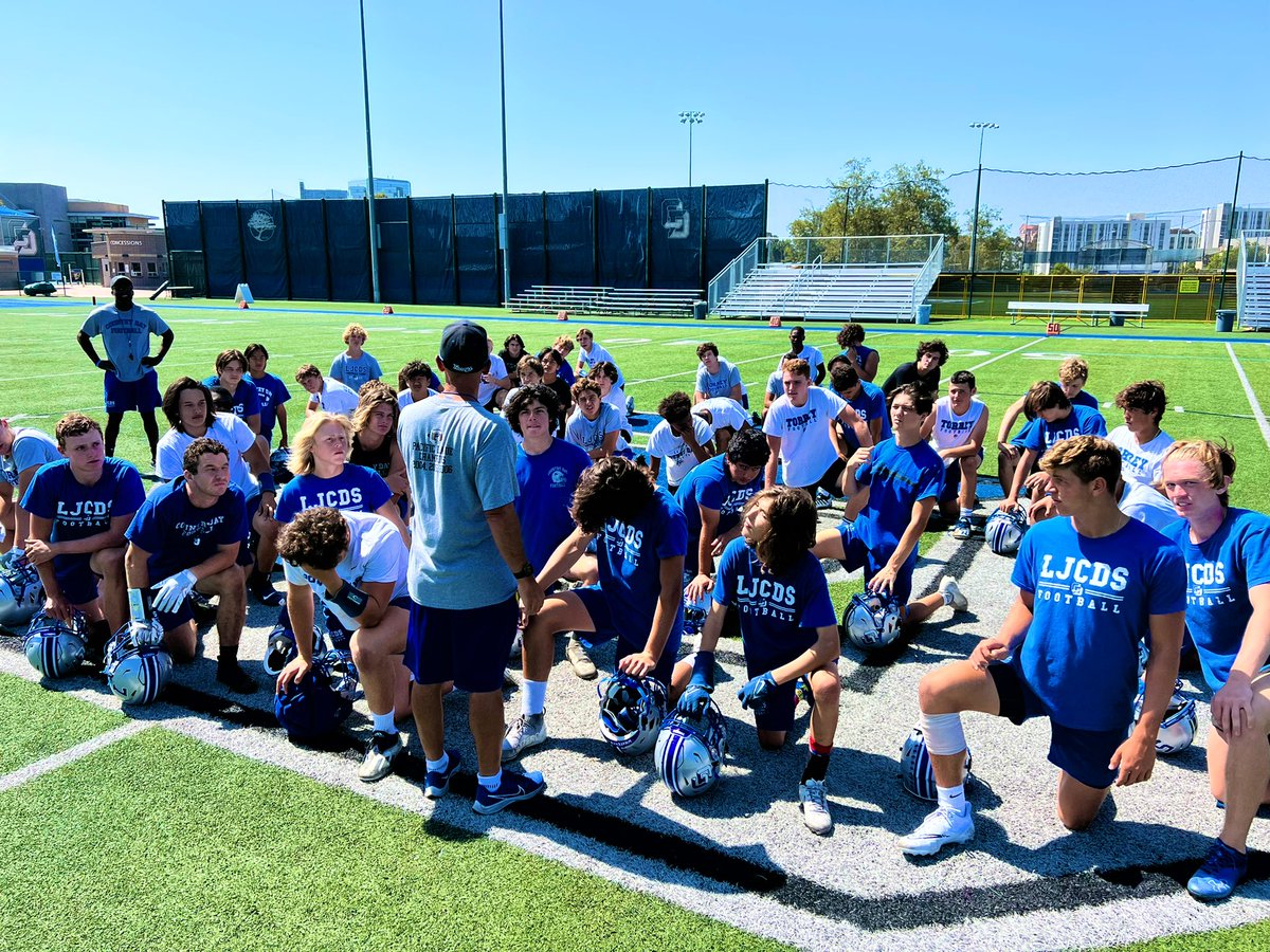 coach_hales's tweet photo. Coach Grasso gave the 1st @TORREYFOOTBALL #CoachTalk today! This year’s theme is who we dedicate the season to & our #FocusWord. @RobGrasso2 is coaching for his DAD & has challenged us all to positively #CONNECT w/the people around us. #TorreyPride #WhateverItTakes #DRILL https://t.co/FTcy5AupWe