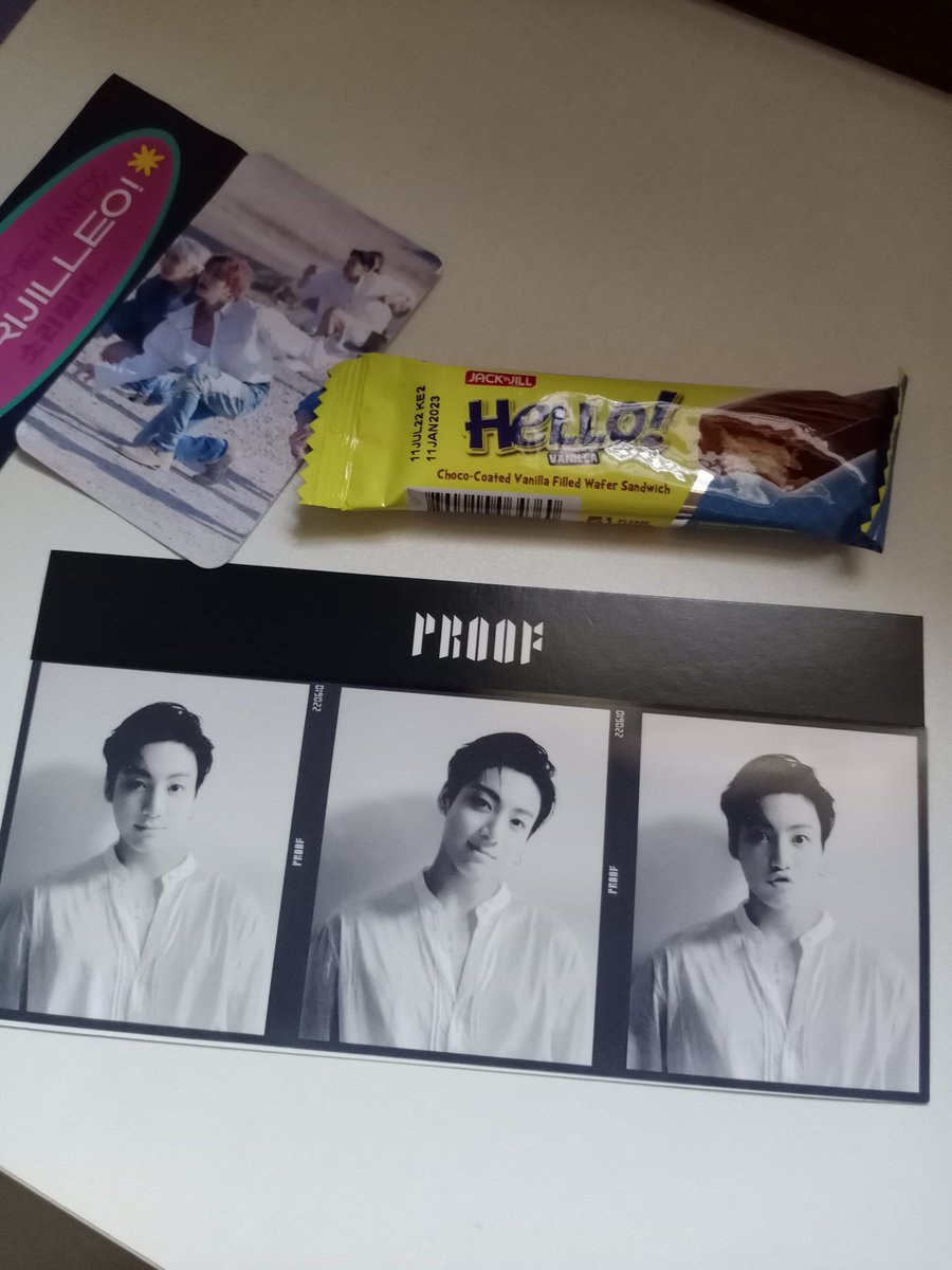 hanYBer605's tweet photo. @Tonight_Seokjin Got Jungkook triptych na 😍 thank you so much for packing it safely 🥰 thank you also for the Hello so sweet 💜 #tonightseokjinfeedbacks https://t.co/3KqMysjCfp
