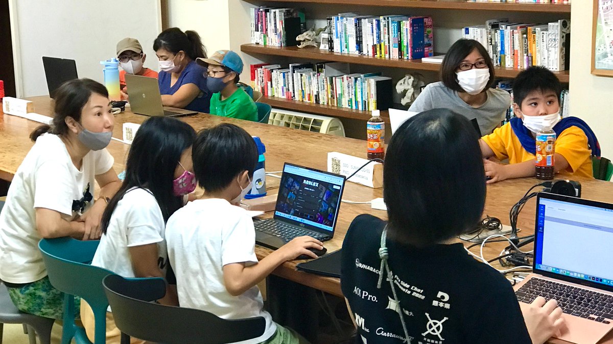 sunabaco_koza's tweet photo. 夏休みスペシャル「ROBLEXでオリジナルゲームを作ろう!」にぎやかに進行中です。登録も終わりいよいよこれからゲーム制作作業に入っていきますよ。
#SUNABACO #ROBLEX https://t.co/uT8UsO5Sf4