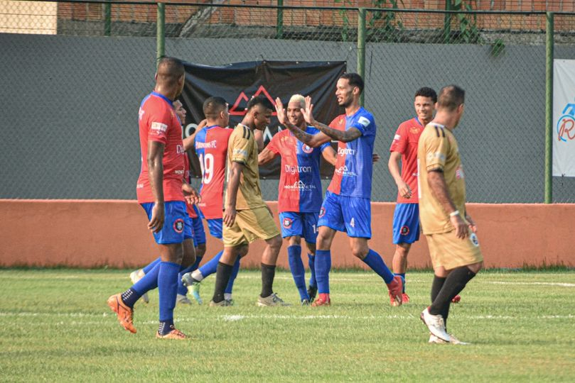 FutebolBarezao's tweet photo. 🏆 #BAREZAOSERIEB22
6ª Rodada
Resultados dos jogos de hoje:
#UnidosdoAlvorada 6x0 #Librade
#ParintinsFC 4x1 #RBdoNorte
📷: @chicaoproducoesmarques / Chicão P. Marques https://t.co/49I8Nsfc1U