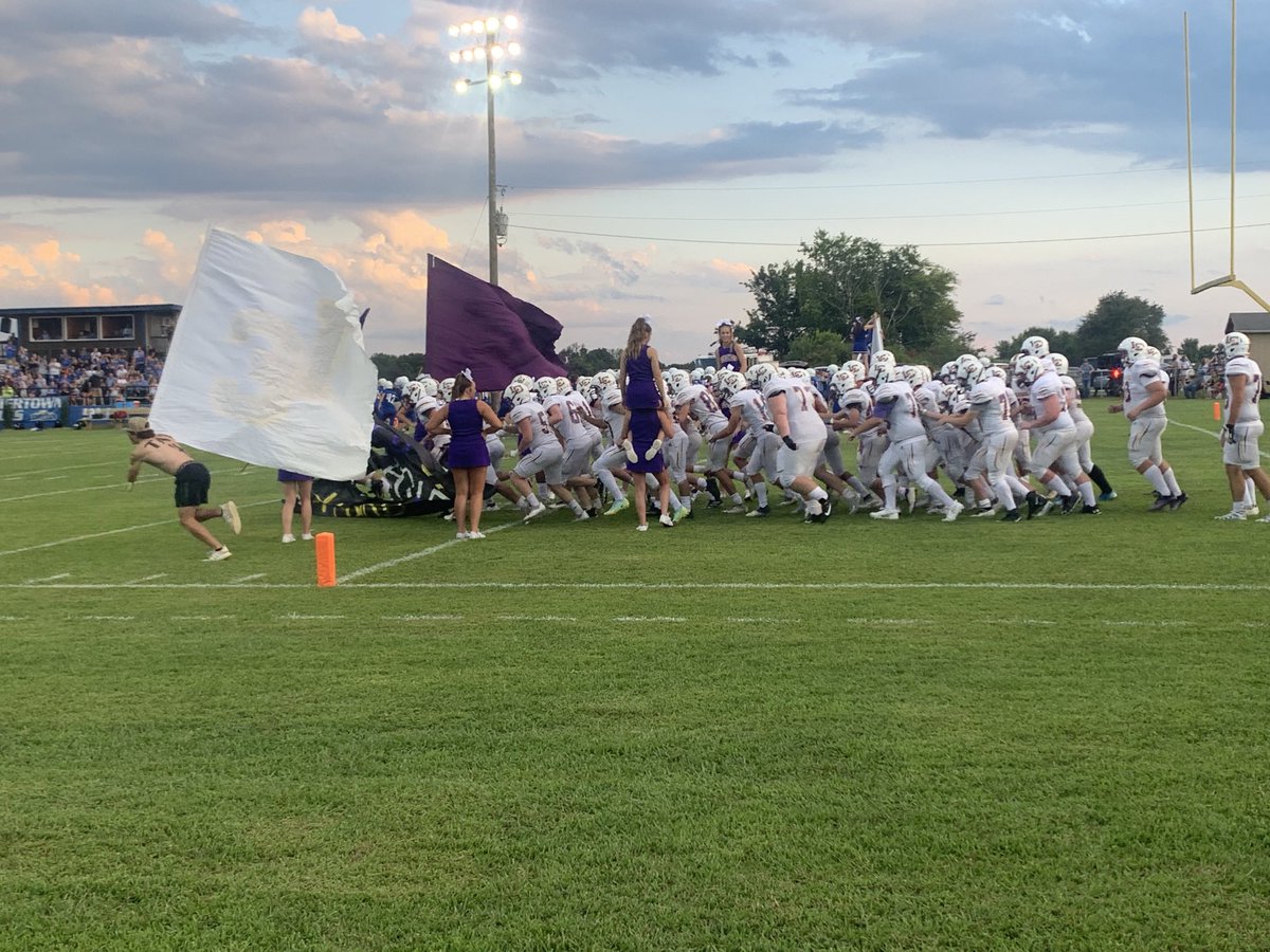 Lawrence County vs Summertown!! Game Time! ⁦<a href="/brianporter1717/">Brian Porter</a>⁩ ⁦<a href="/WillieFJoiner/">Willie Joiner</a>⁩ ⁦<a href="/LCHSone/">We Are Family!</a>⁩