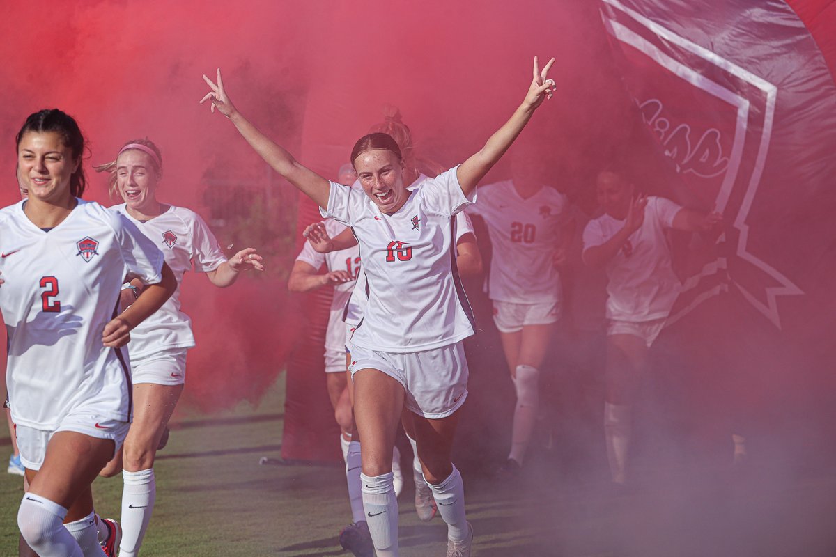 All smiles for more soccer this weekend! 😄

#NCAASoccer x 📸 <a href="/OleMissSoccer/">Ole Miss Soccer</a>