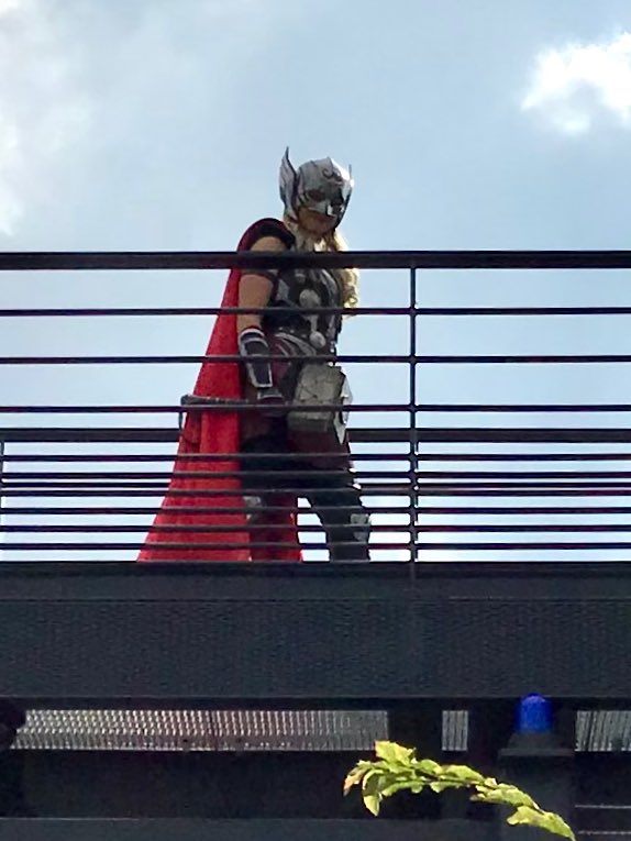 silver_azul_cat's tweet photo. i am on twitter tonight to tell you all about my undying love for disneyland paris mighty thor https://t.co/4ZkI62zOIM