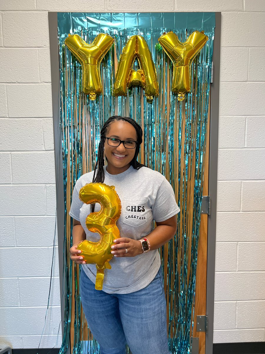 MsDealsClass's tweet image. Open House was such a blast! I cannot wait for the school year to begin on Monday! 💚💙