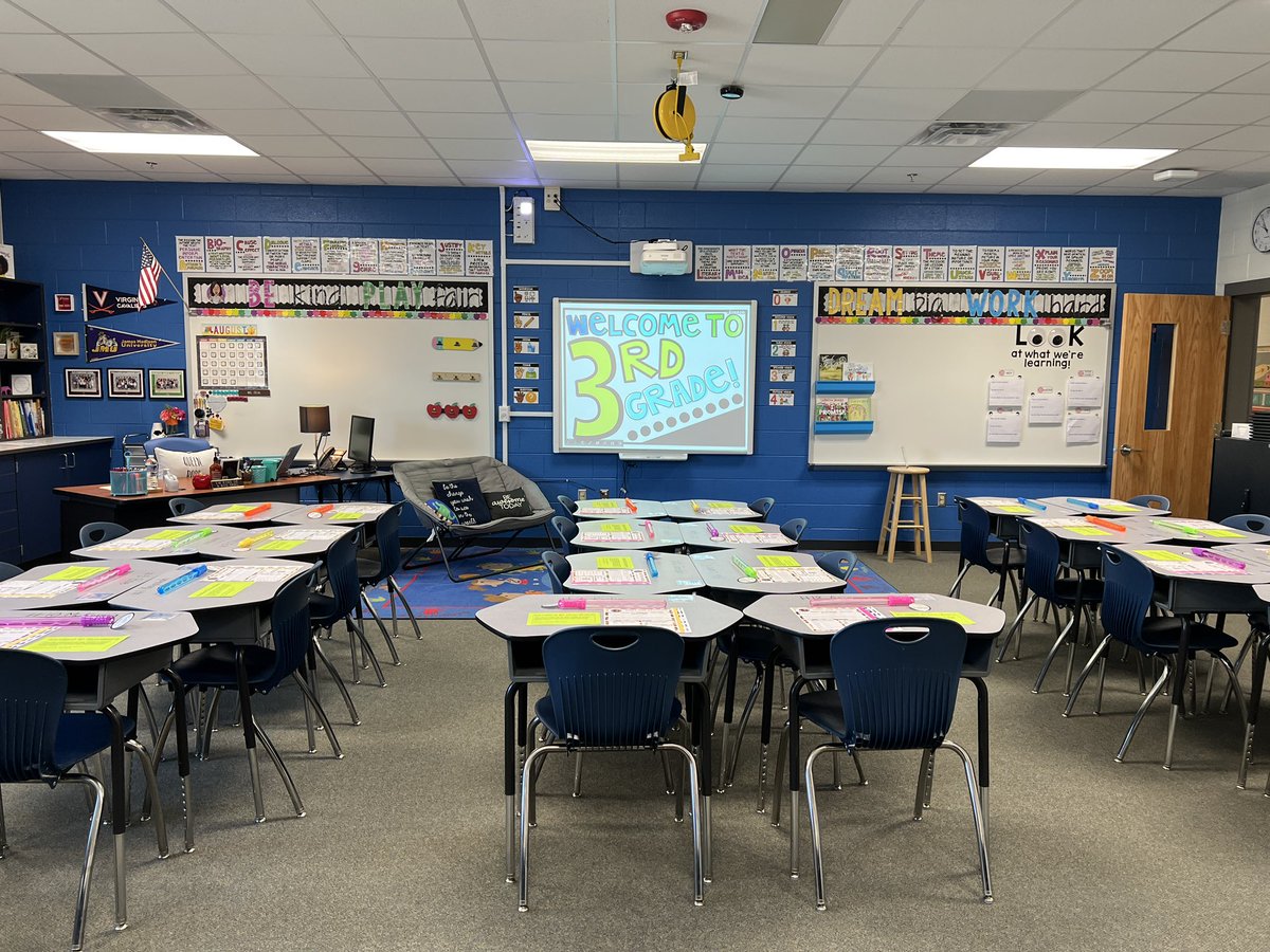 MsDealsClass's tweet image. Open House was such a blast! I cannot wait for the school year to begin on Monday! 💚💙