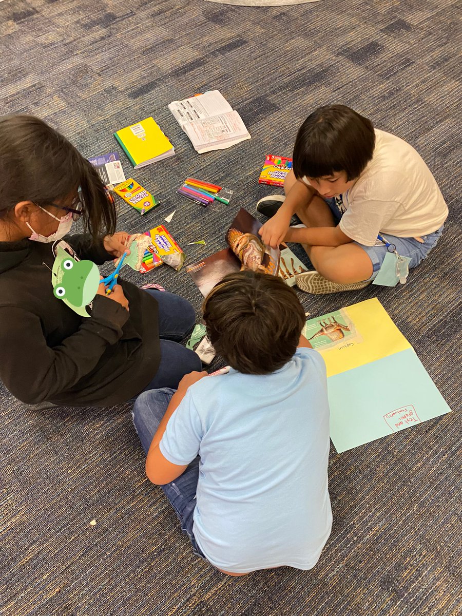 lobravo1's tweet photo. Today we dug a little deeper and looked for text and graphic features in magazines. My students worked with a partner to create an anchor chart after we discussed the purpose of each one. #4thgradeDual @ExplorersCol https://t.co/ldmMuw3ZuI