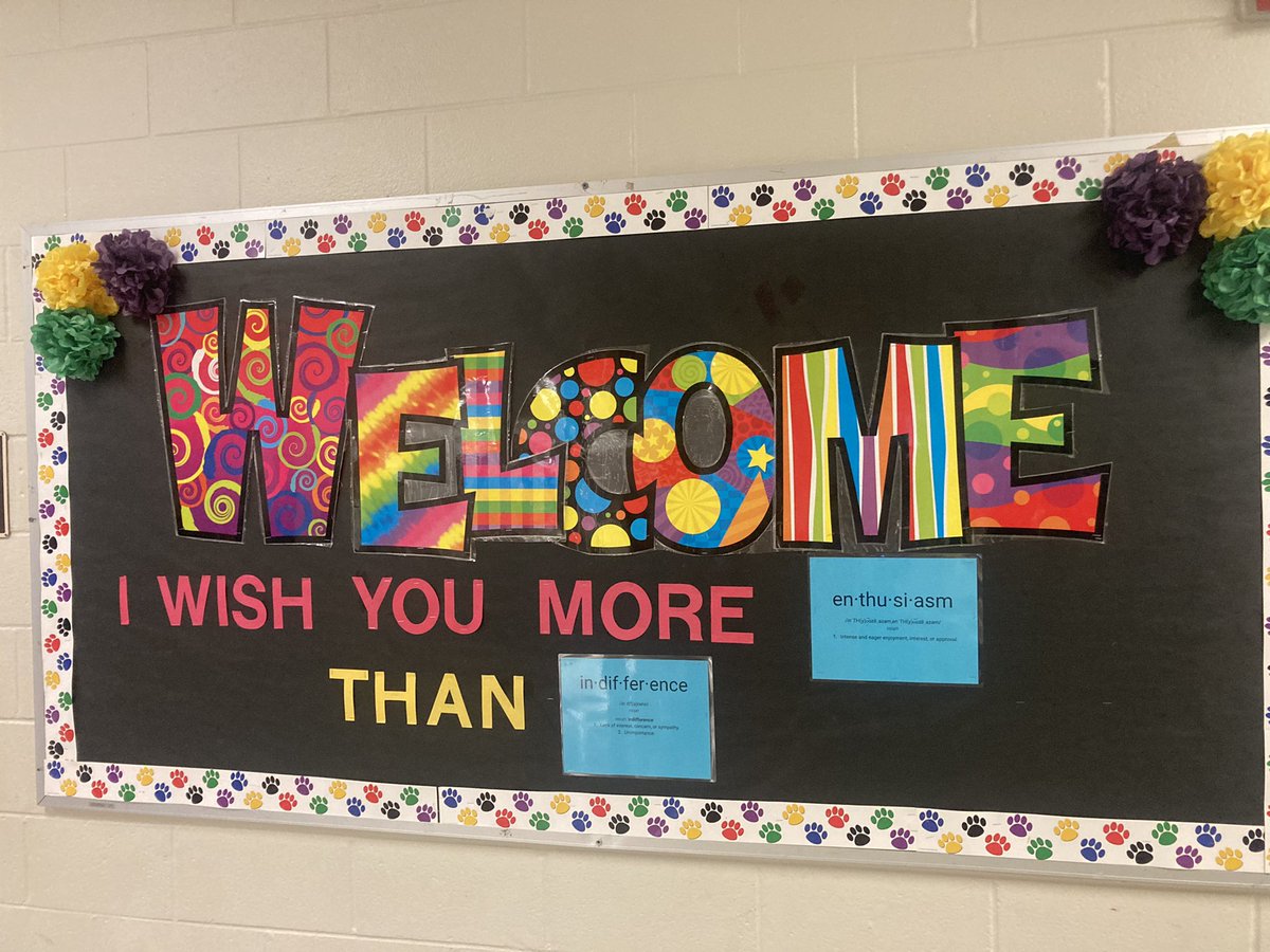 It’s lovely to see teachers mesh the new energy of the year with ideas to immerse students in quick vocabulary reinforcement! <a href="/TheCreekBCMS/">TheCreekBCMS</a> teachers are ready to share our #Iwishyoumore theme with students and change the words up monthly! #lighttheway #NewSchoolYear