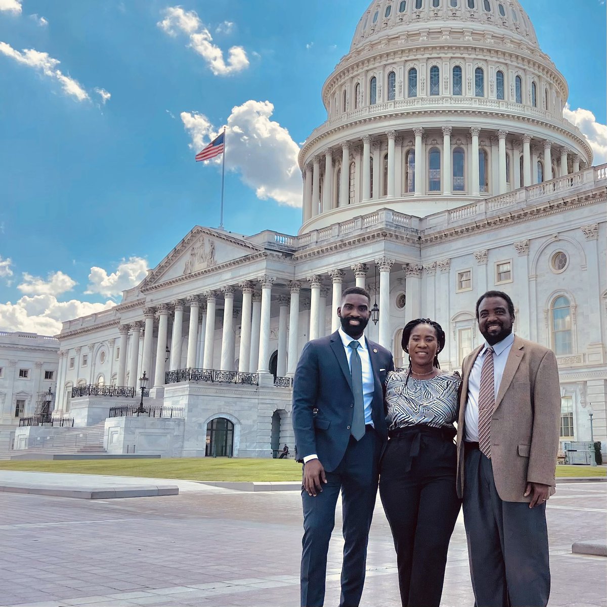 I was invited to the @WhiteHouse & Capitol to reflect on the work that we & so many are doing to build #HealthierFutures. Blessed to share this experience with the two who first inspired & fostered my commitment to #PublicService! #MaAndPa 
#InSupportWithCommunities #CivicHealth