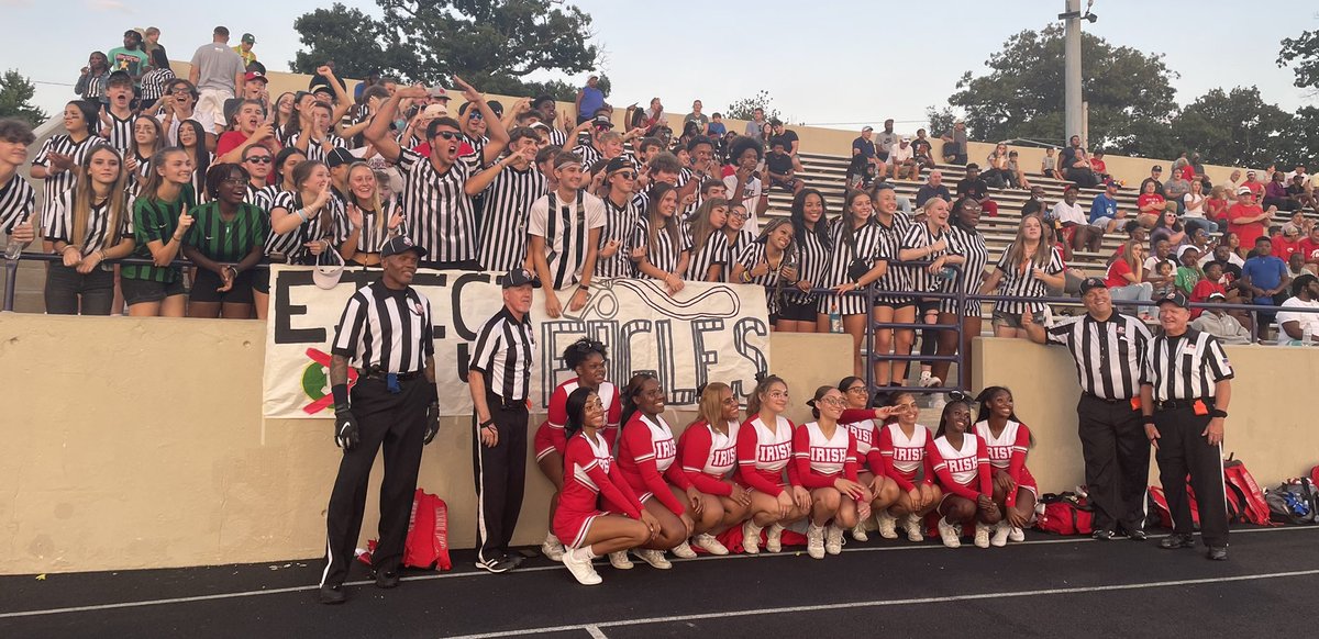 brittdelbarba's tweet photo. Some wholesome content for your TL 🥰

Happy high school football season. https://t.co/uv714pcSjW
