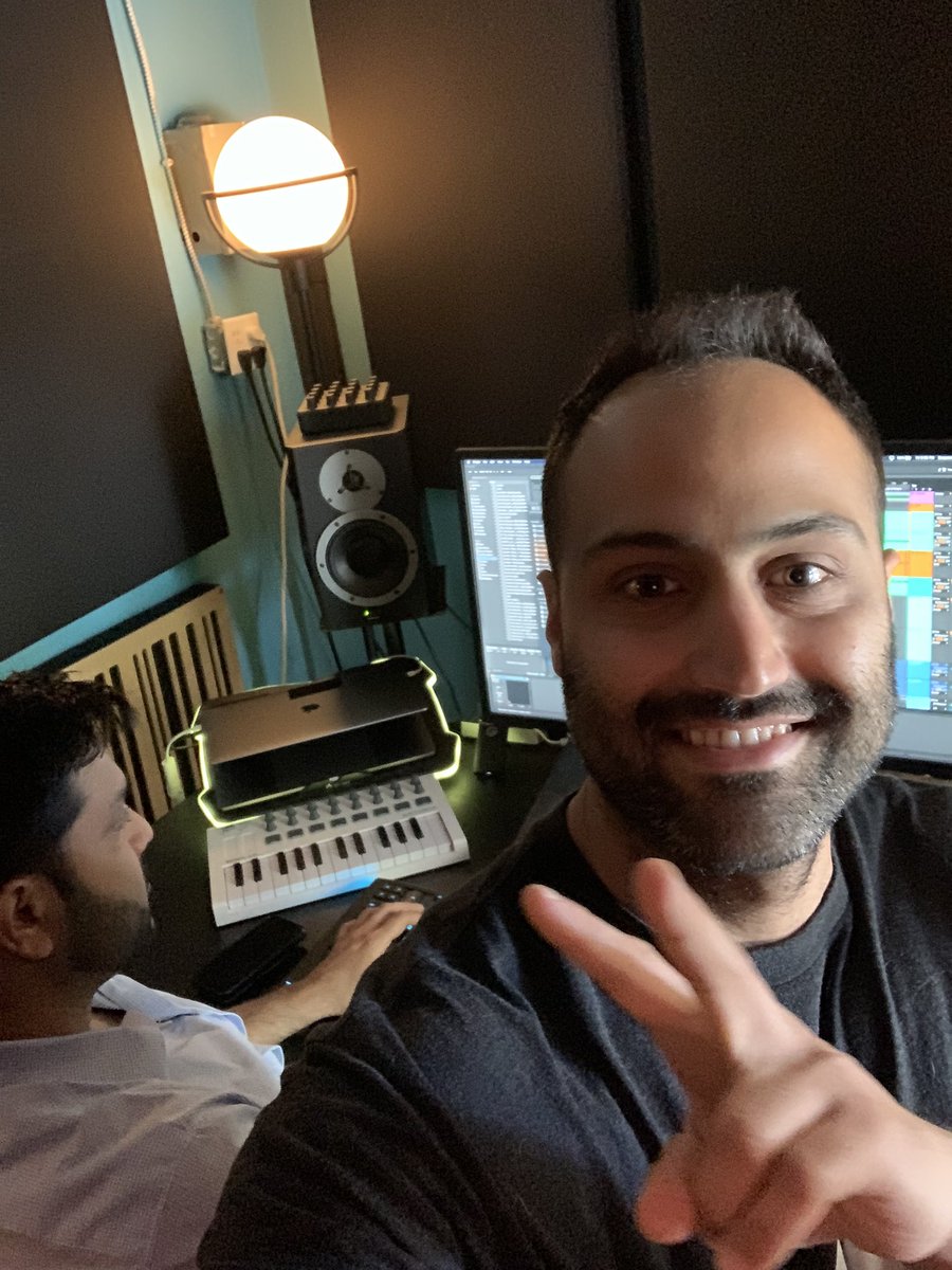 elevvenmusic's tweet photo. SAN FRANCISCO TONIGHT!!

Some final touches on new music before we take over @Halcyon_SF alongside @judahofficial @nayjaymusic + @BMichaelsMusic ☺️

https://t.co/rzSCo0DCdw https://t.co/2EvntjCzw8