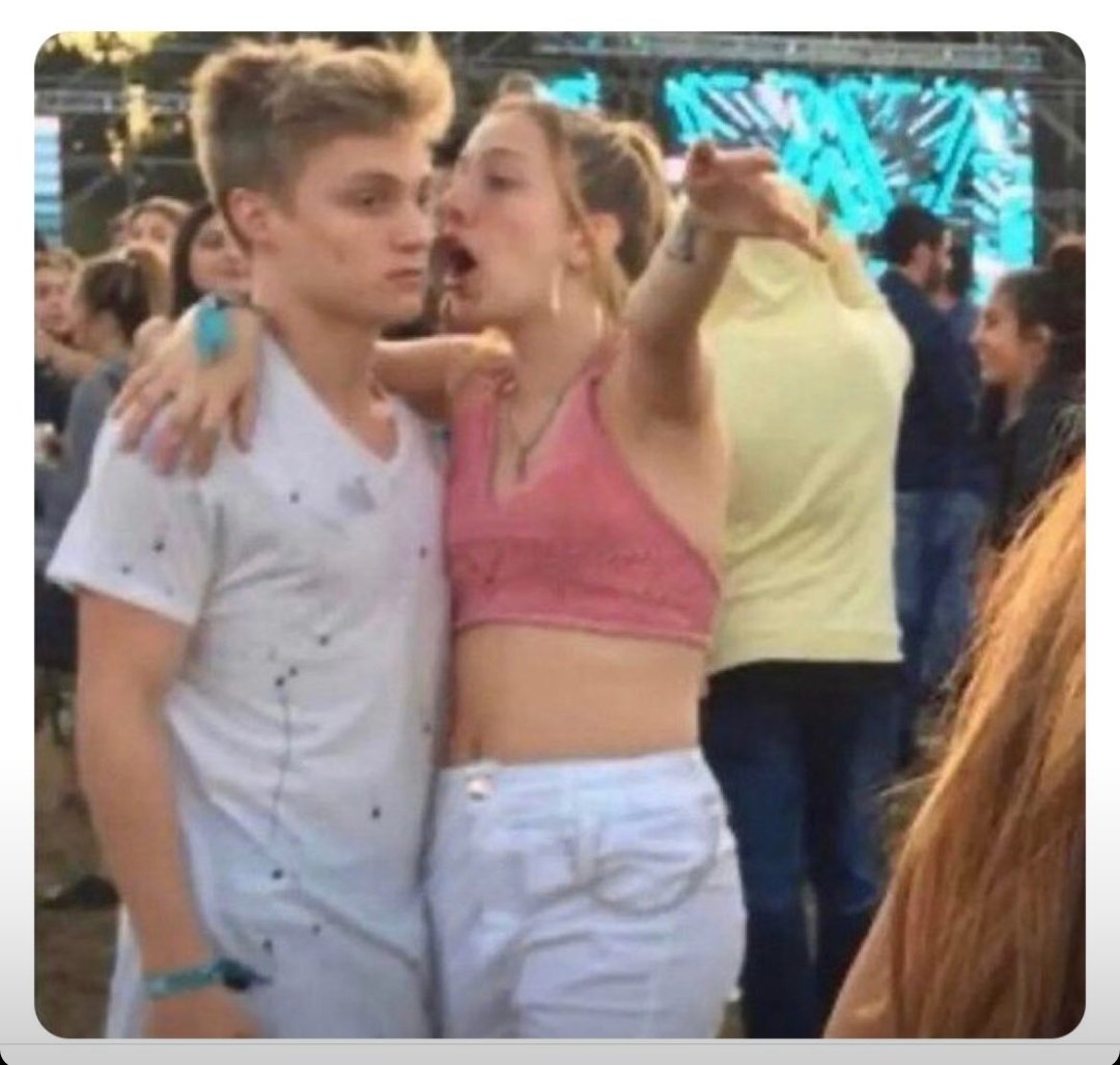 scarletsunss's tweet photo. HER NAME IS ITSMISTYMC BUT YOU GET BONUS POINTS WITH CHAT IF YOU CALL HER MIDSTY, SHES A MINECRAFT TWITCH STREAMER WHO LIKES ILADIES, WITH EVERY BRUH IN CHAT SHE GROWS MORE POWERFUL- https://t.co/cVzngJjYd1