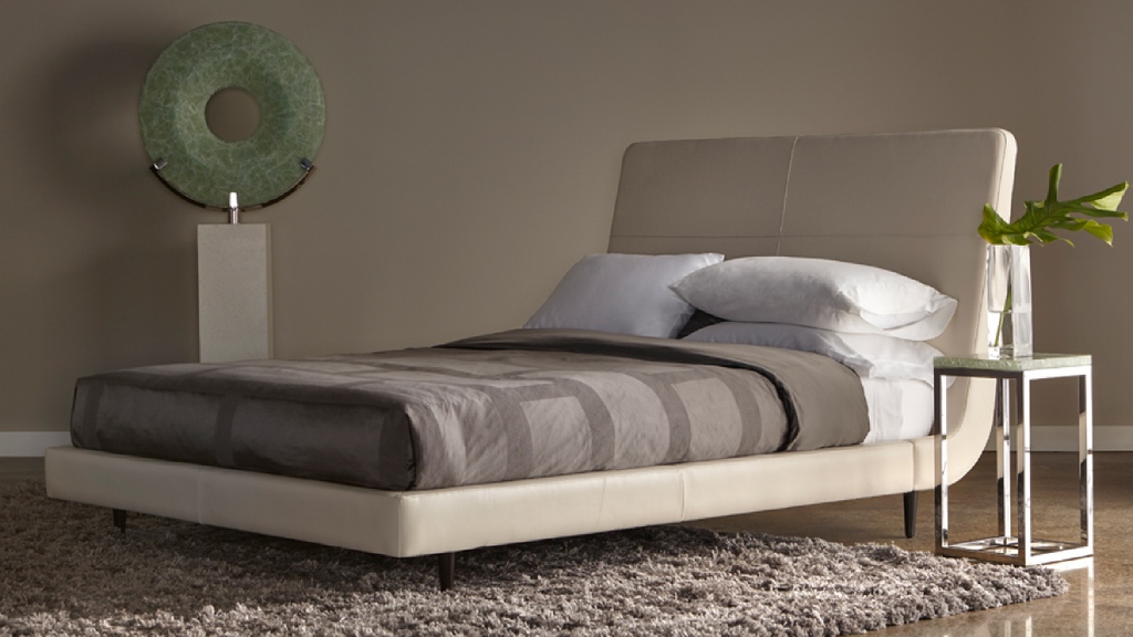 Dramatic. Sculptural. And, when outfitted in Bison White leather, utterly breathtaking. The Menlo Park bed isn't for everyone—but when it's for you, you'll know it. l8r.it/Irbo