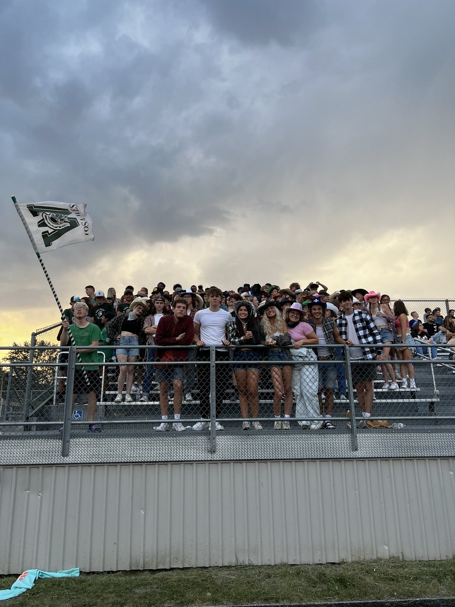 TWTrojans's tweet photo. First Friday night lights #trojanpride #tosawest #tosaproud https://t.co/uBPToGIW39