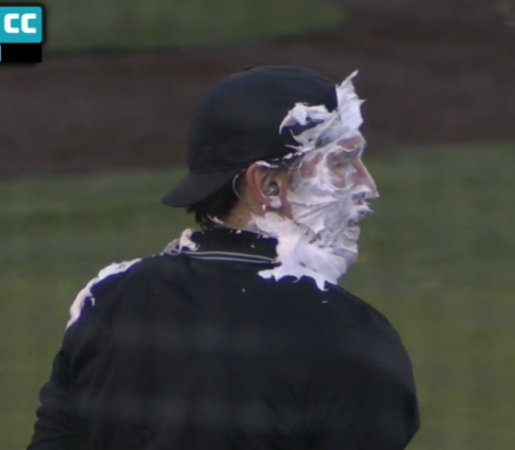 yxwns's tweet photo. JERMA GOT CREAM PIED?! https://t.co/ZPOLiCi1Rb