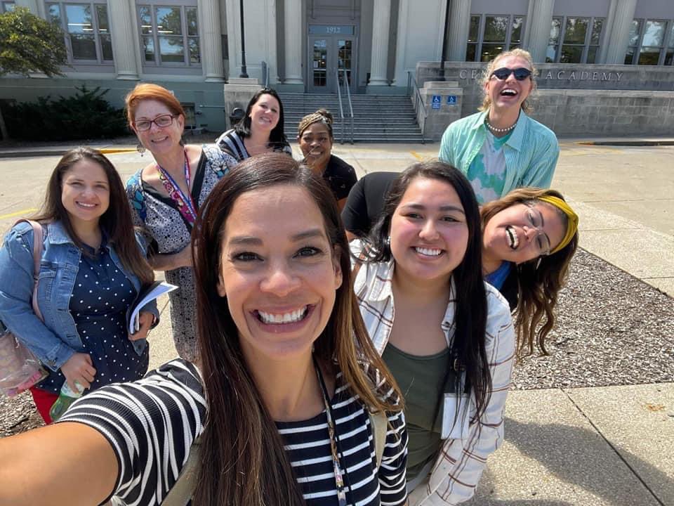 DMPS_WorldLang's tweet image. District PD- where sharing is caring. Teachers sharing their expertise and ready to welcome all students to multilingual spaces. 
Photo credit: @RubyRedTeacher