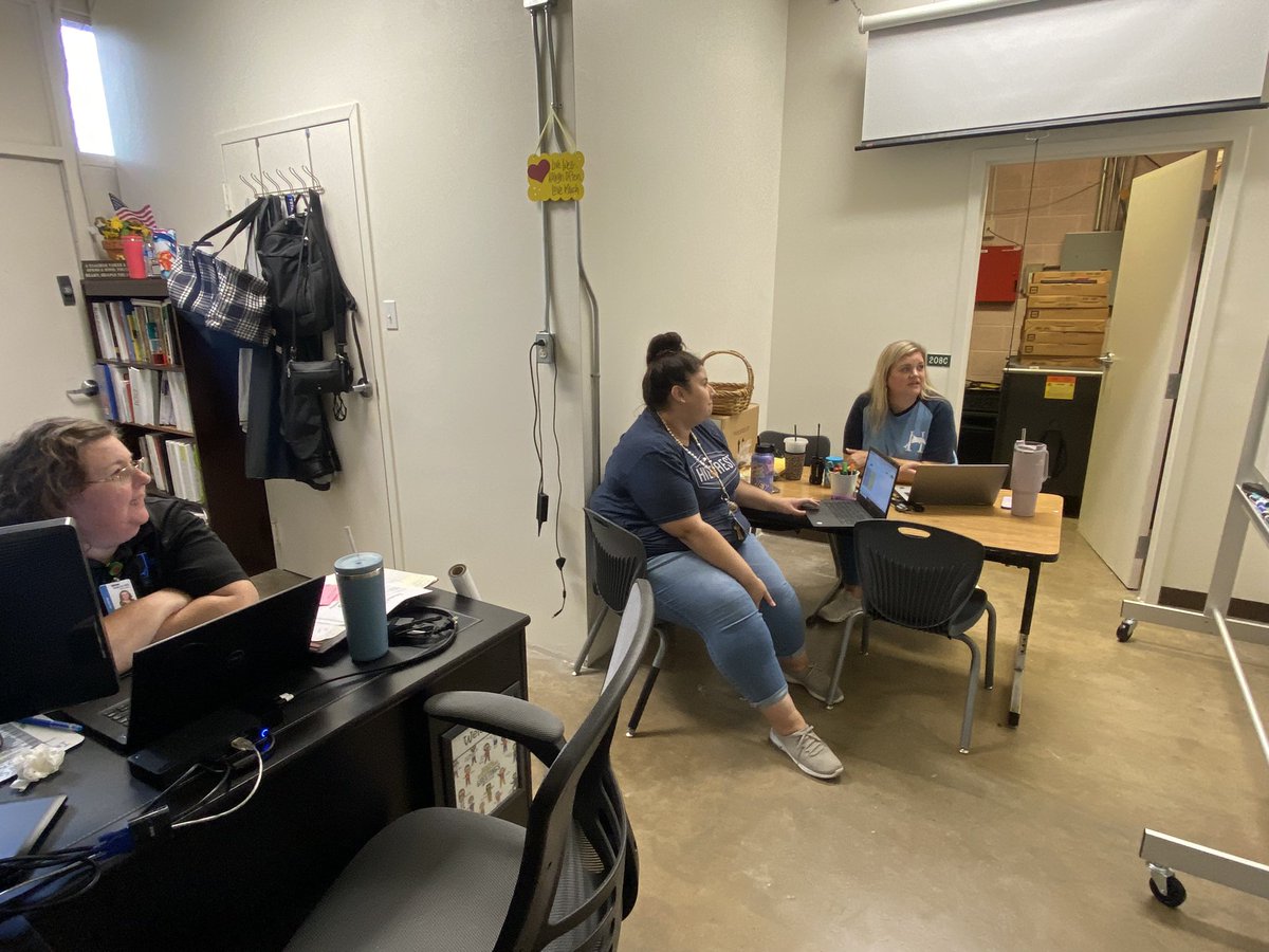 Karmen Logan tweet media