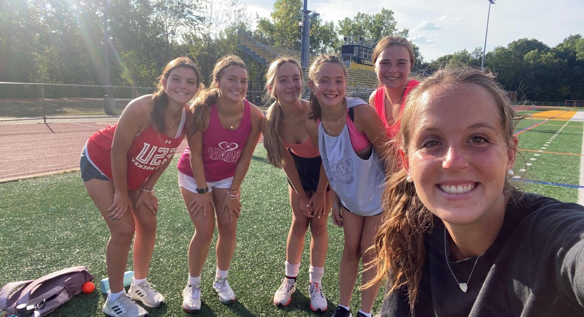 Coach_Provost's tweet photo. Youth and Gold FH coach, Bianca, training some juniors and froshies 💪❤️ #notmessingaround #2moredays https://t.co/YxfMGlwKE1