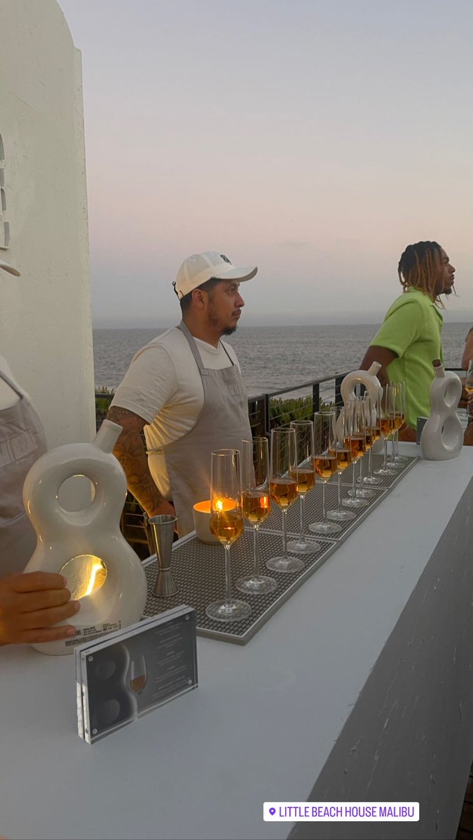 Sofie_vissa's tweet photo. Last night was amazing. 😍The new reserve tequila @drink818 is really good ✔️👍🏼 #malibu #drink818 #tequila #kimk #KendallJenner #sofieVissa #littlebeachhouse https://t.co/xiihEHhQ5T