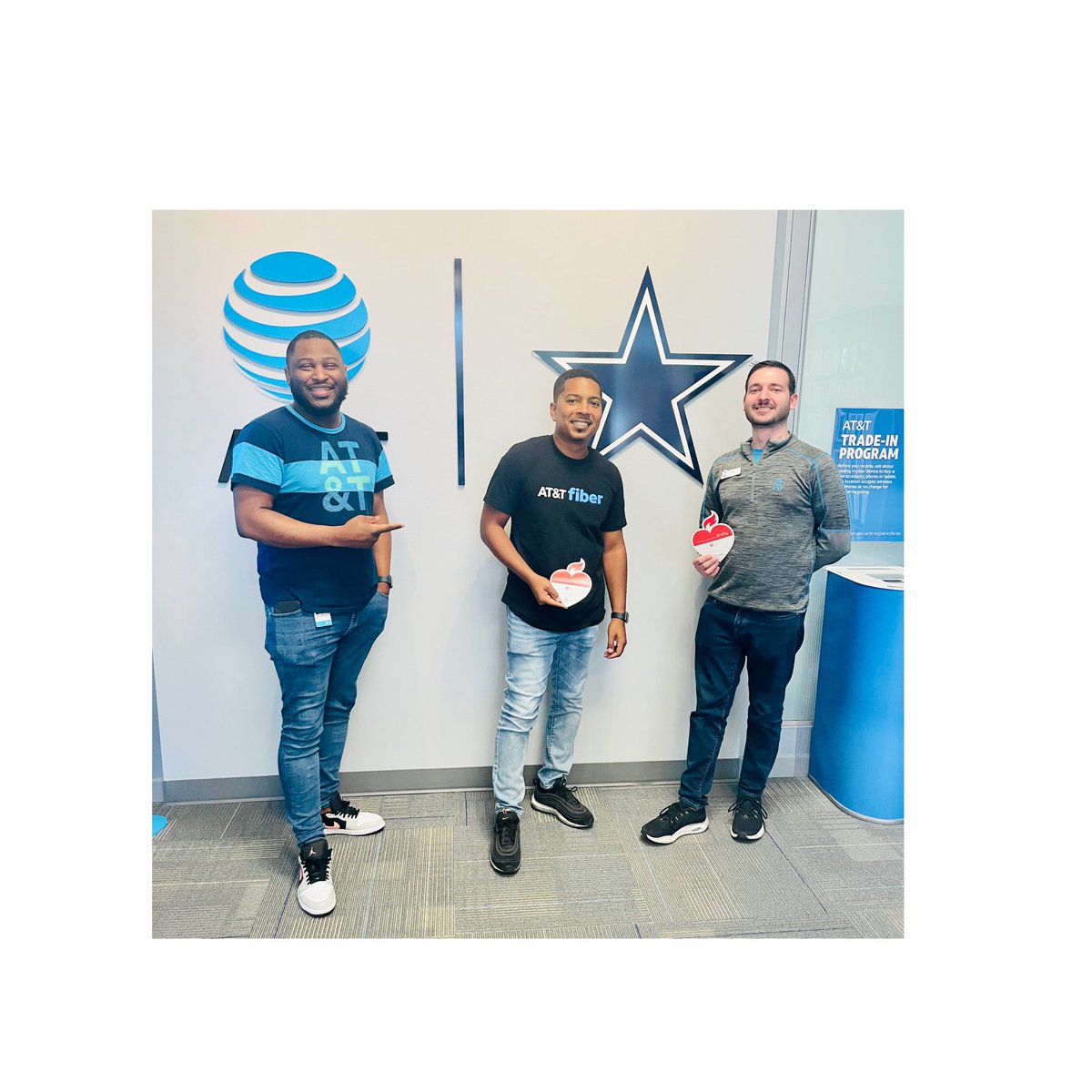 Jacolby_Ashley's tweet photo. @Gio_NTX came by to visit. He even made a donation to #AHA! We appreciate the support. 

#NTXHasHeart 

@adriana_ntx @NTX_Market @LifeAtATT @MattZeeNTX  @gowestregion @NtxFiberteam @dbustamante1210 @CalebHCates https://t.co/kOLuRC29tJ
