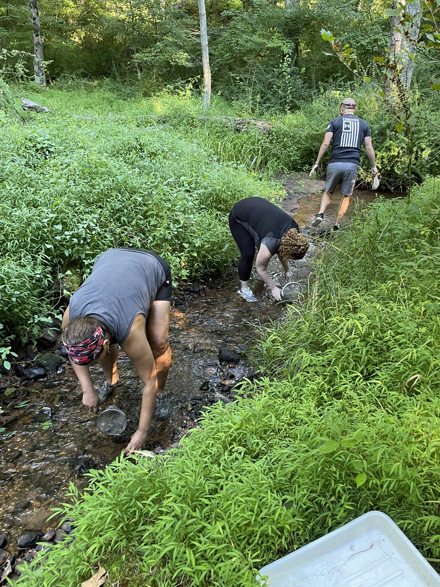 murrayjenni's tweet photo. Day 2 @RockHollowWoods. This time Red Knight Principals and Admin battled it out for bragging rights as champions!  Mud, sweat, and sticky bushes couldn’t stop them 💪🏼  Such a fun day of teamwork ! ❤️🖤#rsdproud https://t.co/GzH926hFph