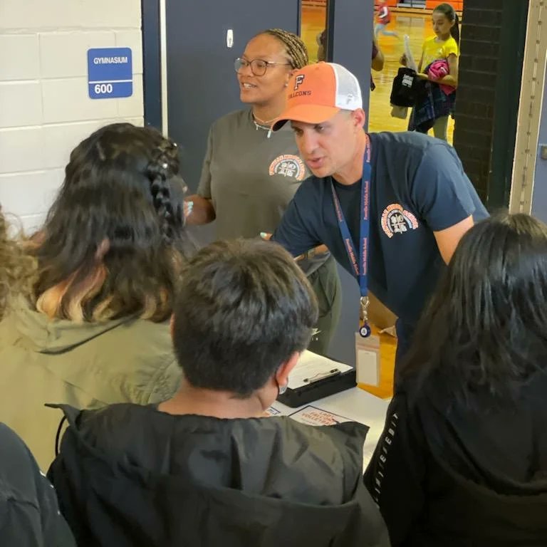 Fonville_MS's tweet photo. We had an amazing time meeting all of our parents and students that came by our meet the teacher this afternoon! Thank you all for showing up! #WeLoveYou #WeAreFonville https://t.co/jumjIDQTI1
