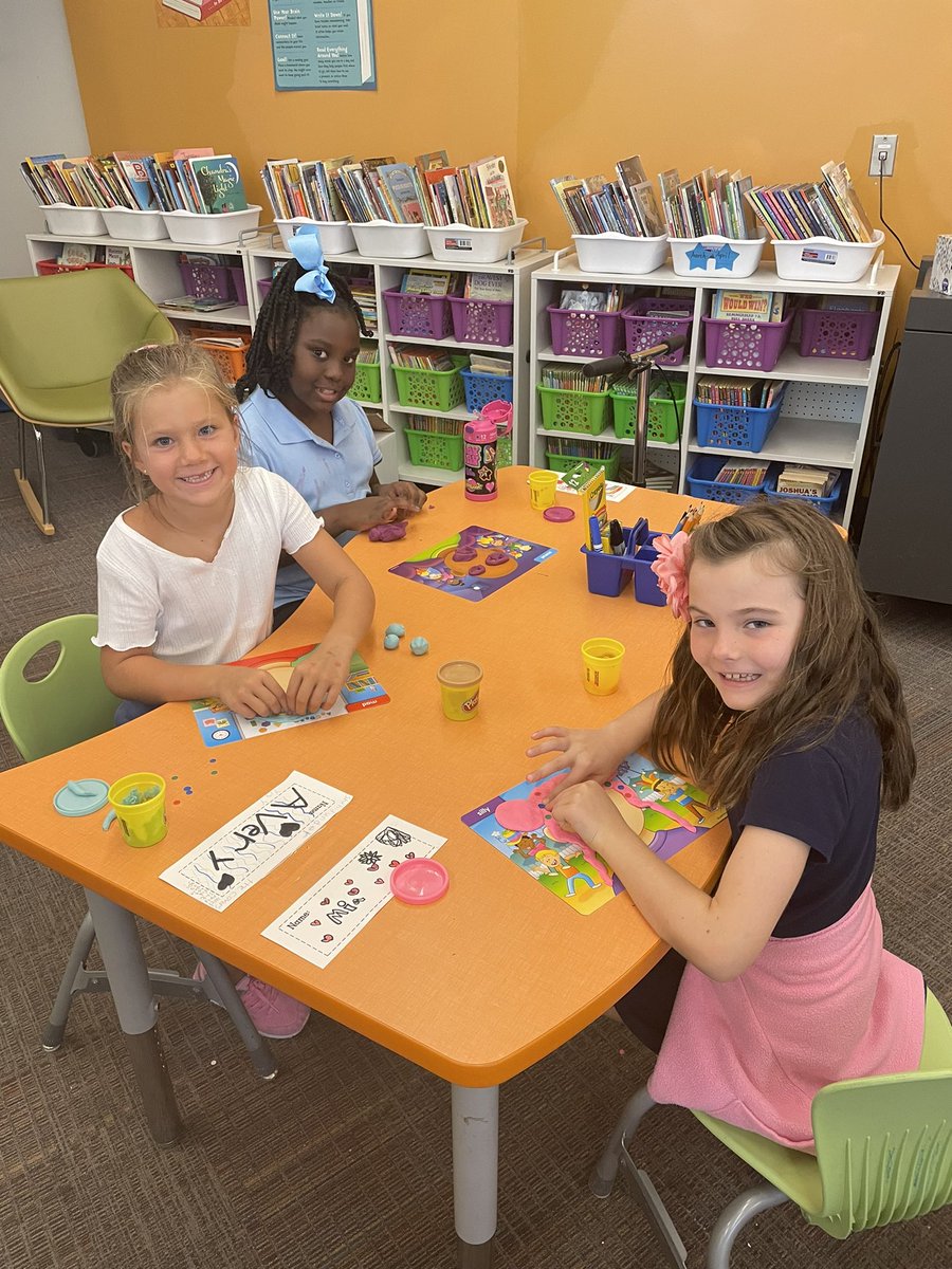 rfjeffcoat's tweet photo. It’s okay to have First Day Jitters!  We talked about all the feelings that come with a new school year and got to show different emotions by creating play dough faces! #2Eistheplacetobe #angeloakes https://t.co/NAacoPe50P