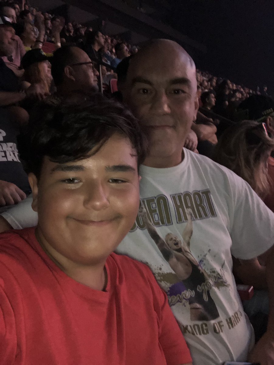 SizeThatHurts's tweet photo. #Mtl #SdLive @WWEUniverse out with @Dina7810  and the little boy Mini Love. Thanks you to the BOAT @NatbyNature  &amp; @TJWilson @wwe https://t.co/VqDUQY86eU
