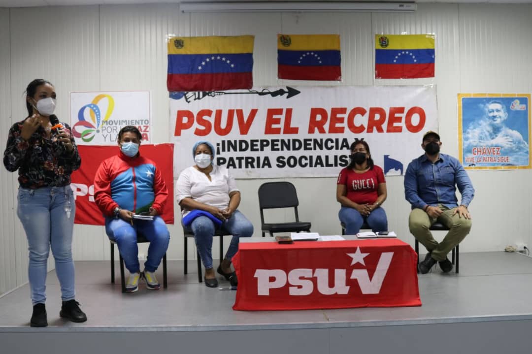 Sistema de Fuerzas y Sistema de Misiones y Grandes Misiones de la parr El Recreo, participamos en una asamblea informativa sobre la jornada de renovación de nuestras estructuras de calle, que inician este sábado 20 d agosto con nuestro pueblo militante. <a href="/PartidoPSUV/">PSUV</a>