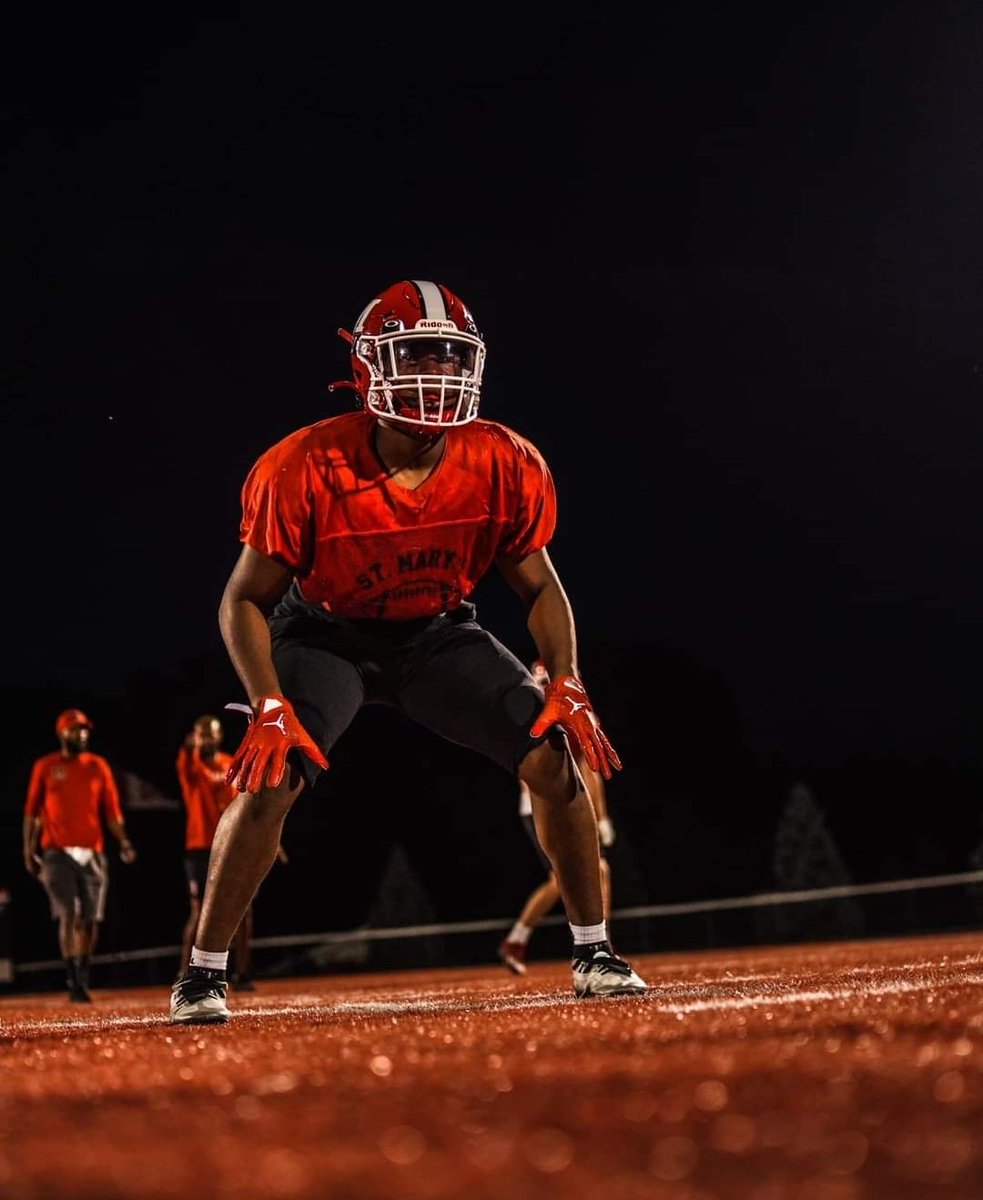 Work365_'s tweet photo. St.Mary's is exactly one week away from our game opener. We are working extremly hard to put on a show for our Olake family and friends!!
#olake #stmarys #eaglets #olakefootball #work365 https://t.co/4izywULdy2