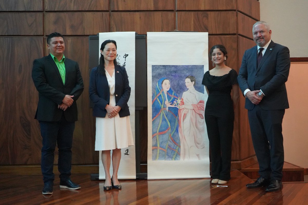 enter504's tweet photo. #Nacionales Taiwán entregó certificados de becas a 49 hondureños para realizar estudios #Becarios #Taiwan #Honduras #Estudios
#BecasTaiwánMOFA #BecasICDF #Becas
https://t.co/Ad90YcKjiE https://t.co/yxyX6gg3rq