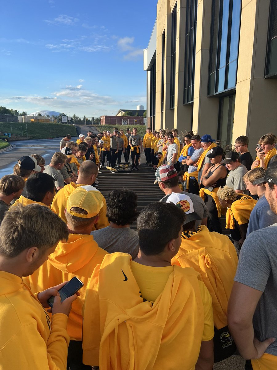 Gustavus Football tweet media