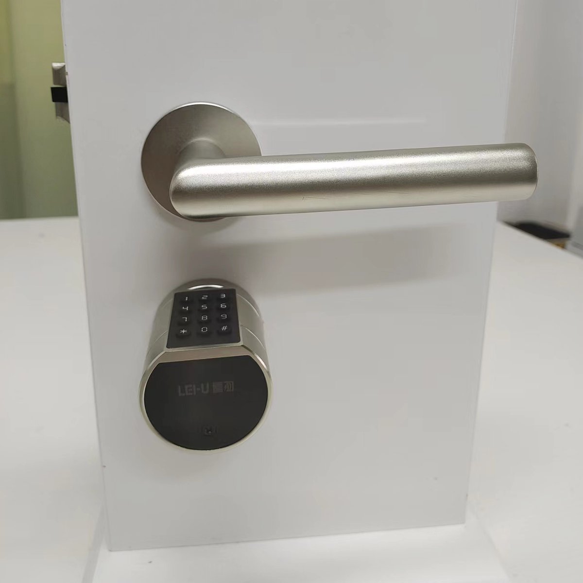 LeiuSmart's tweet photo. Hot sale smart cylinder lock.
5 unlocking modes:
Fingerprint, Password, IC Card, Bluetooth, Keys.
Contact us now for more details, price and free samples:
Email: sales02@leiusmart.com
Whatsapp: 0086-13906630045 https://t.co/8fOTU0Fpbd
