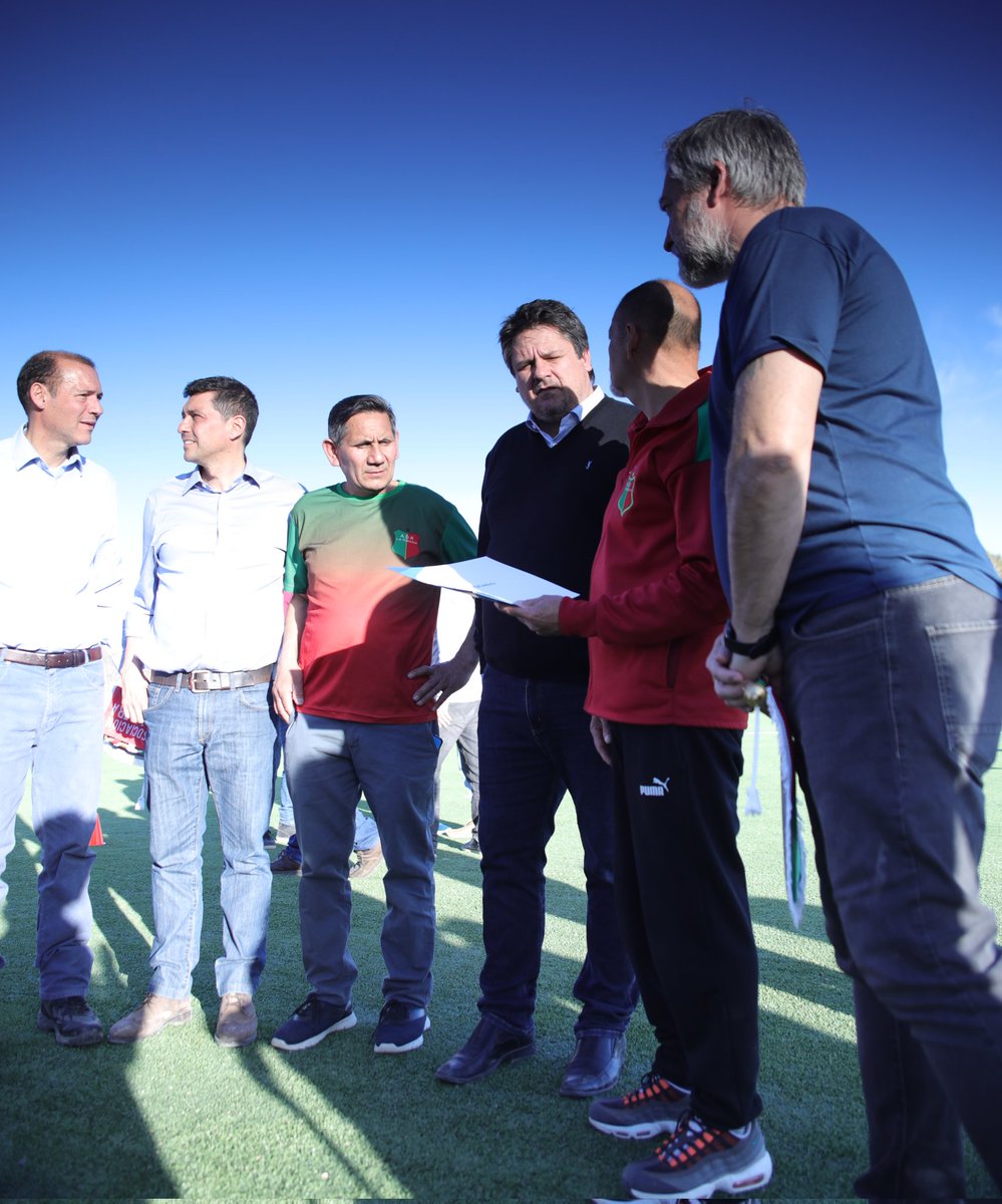 MauSerenelli's tweet photo. #Hoy quedó inaugurada la cancha de hockey de césped sintético del @lariberacanotaje de nuestra ciudad. Aprovechando cada encuentro, en nombre de nuestro intendente @marianogaidook hicimos entrega del aporte de Apoyo Economico a las Instituciones Deportivas.
#palabracumplida https://t.co/4kS7du4wAP