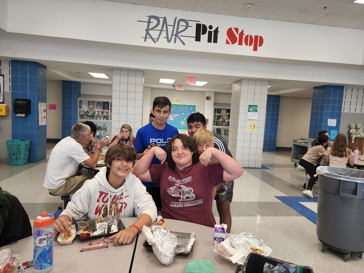 KCS_Robinson's tweet image. Whether you went tropical or ready for the @KCS_DBHS game, we were thrilled to celebrate the day with you @KCS_Robinson @KCS_District. #OneTribe