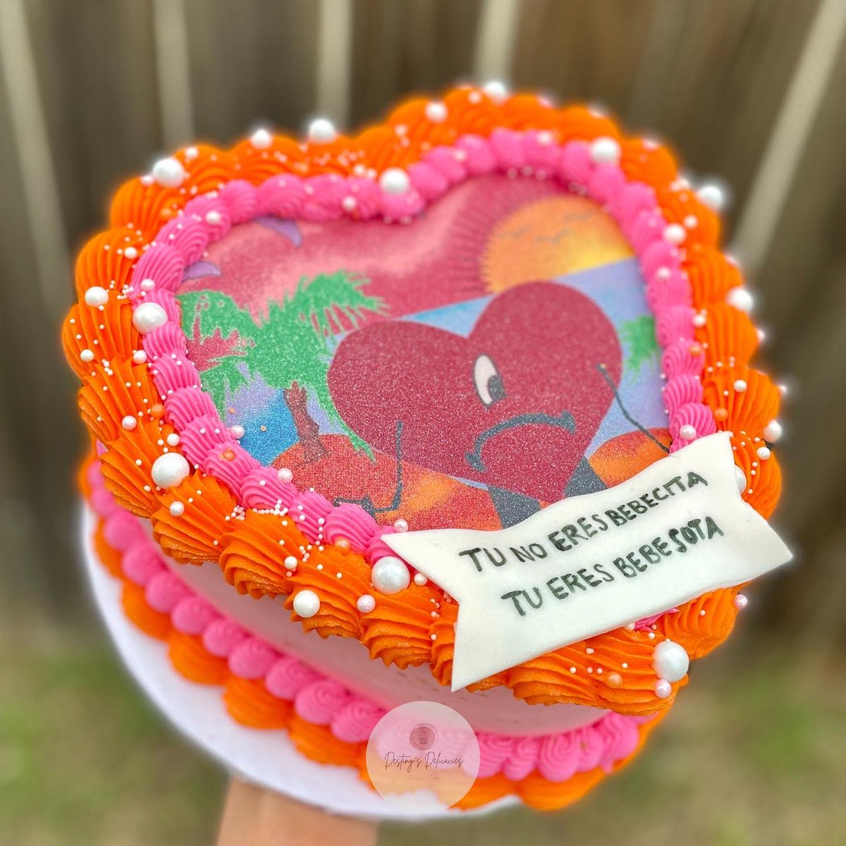 desdelicacies's tweet photo. Bad Bunny Bebecita Cakeβ¨
β’
β’
β’
β’
β’
#badbunny #bebecita #cake #badbunnycake #meportobonito #vanilla #strawberryfilling #pink #orange #heartcake #heart #americanbuttercream #bakery #sanantonio #satx #sanantoniobakery #shopsmall #food #foodie #supportsmallbusiness https://t.co/3ow3zuYsEL