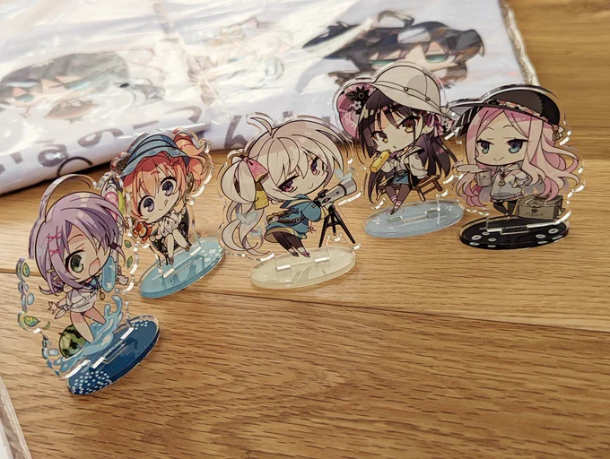 毎回楽しみなセットのアクスタ!プレートのデザインが可愛い。 