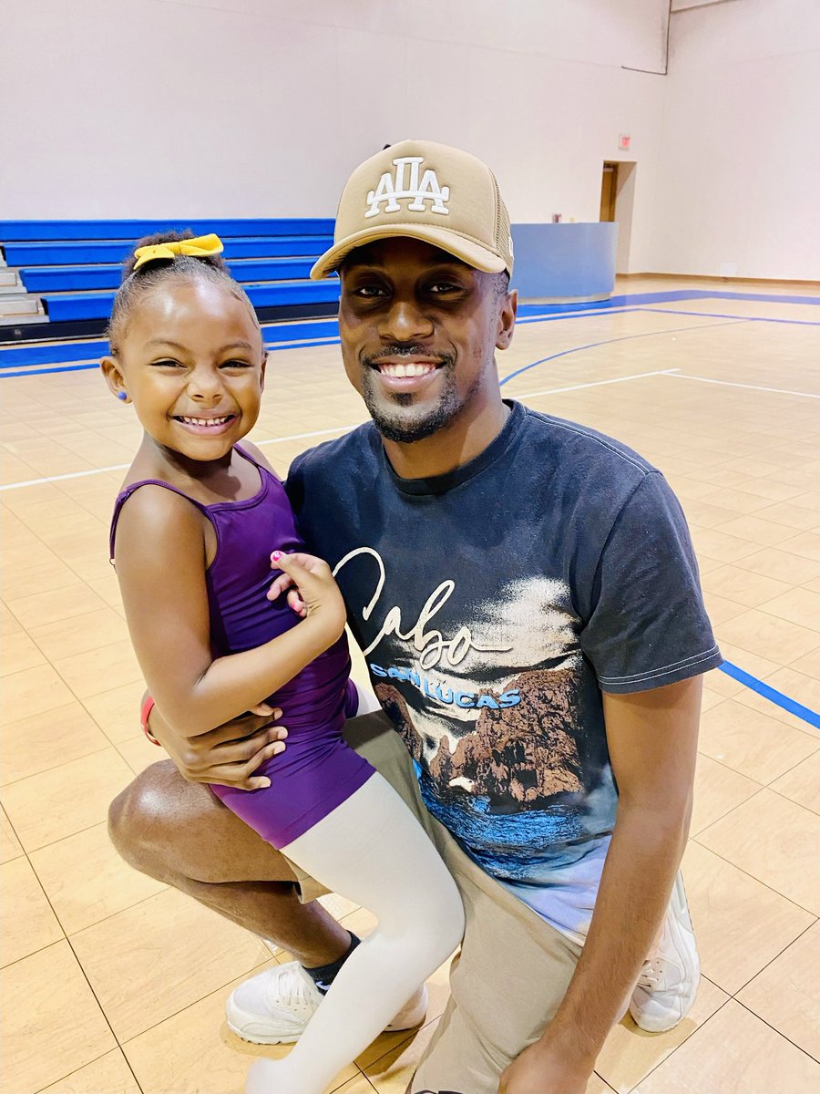 og_jaydee's tweet photo. So y’all this is my cousin Sevyn.❤️ She’s 4 and an amazing dancer. My family and I need a little help getting items for her next upcoming performances. If y’all can donate anything. I’d really appreciate it. her cashapp is $7Dakota18. https://t.co/yWg2WDdxux