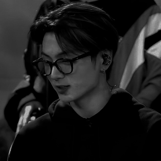 TJULSAURUS's tweet photo. @outer_cosmo ㅤㅤ
️Tajul Arifin, 2002. 
Hari ini lagi sedih karna baru tau arti nama sendiri setelah idup 20 tahun.ㅤㅤ
️ㅤㅤ https://t.co/ihuicH6RPV